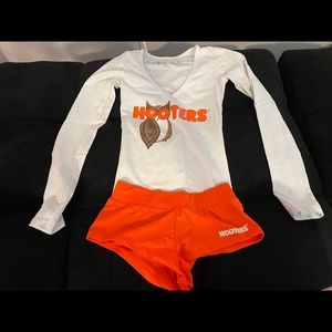 HOOTER GIRL uniform